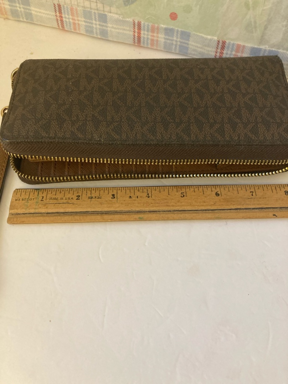 Michael Kors Brown/Gold Signature Zip Wristlet - Picture 5 of 7